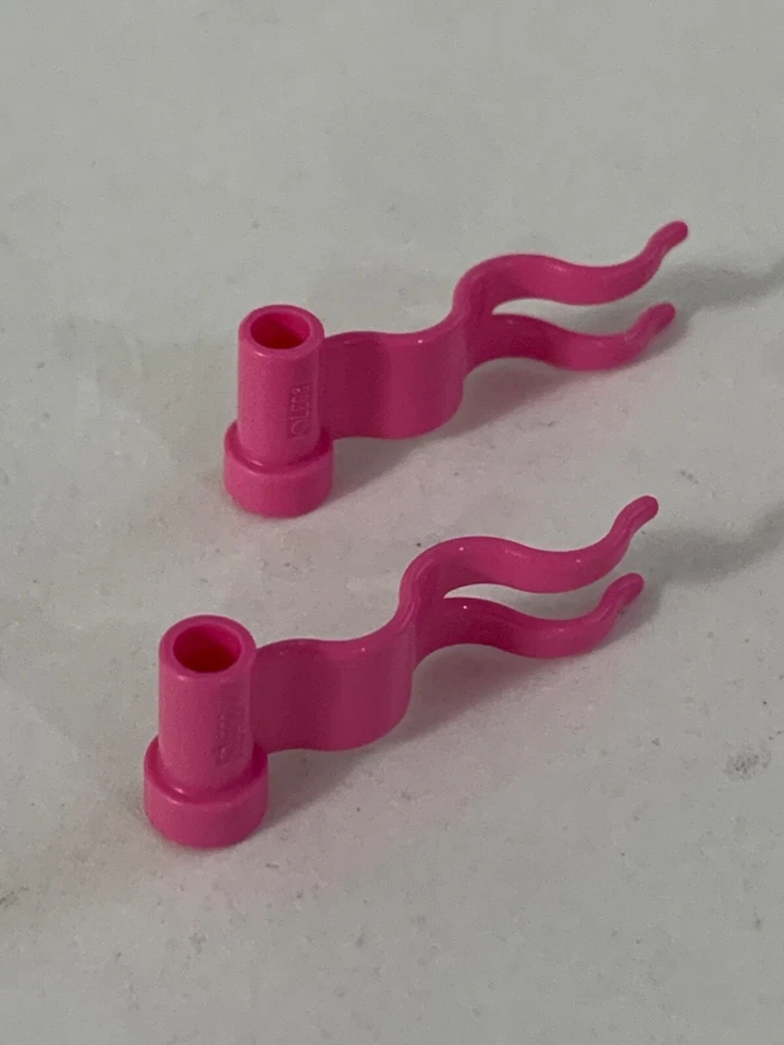 LEGO Parts 4495b Flag (2pcs) 4x1 Wavy Castle Knight Kingdom - Wave Right - Image 1 of 1