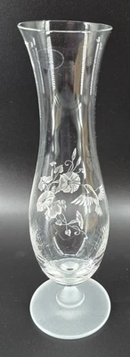 "Florero de colección Avon colibrí brote 24 % cristal de plomo grabado flores base pedestal 3x9""" Foto 1 de 4
