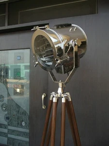 Hollywood Suchleuchte Maritim Industrie Strahler Stehlampe mit Stativ - Foto 1 di 4