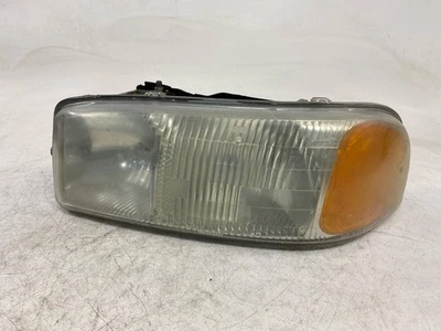 00 01 02 03 04 05 06 GMC YUKON XL 1500 Conjunto de faros lado del conductor izquierdo Foto 1 de 4