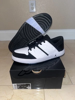Talla 9.5 - Jordan NU Retro 1 Bajo Blanco Negro Foto 1 de 4