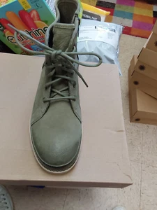 Nuevo en caja Botas de mujer Ugg de encaje deconstruido verde 10 - Imagen 1 de 4