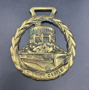 Horse Brass Windsor Castle Vintage Tarnished With Some Wear  - Bild 1 von 3