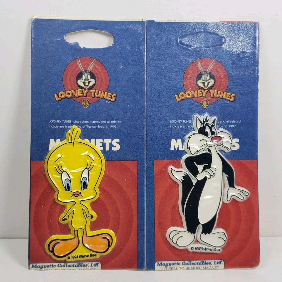 Vintage 1993 Daffy Duck Looney Tunes Rubber Magnet Souvenir Refrigerator