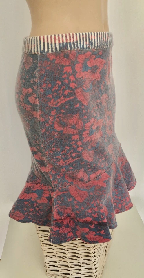 VERSACE VERSUS Wool Flounce Pencil skirt Floral Ruffle Hem IT44-M Block Print💐 - Image 1 of 4