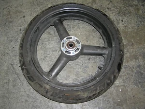 Rueda delantera SUZUKI GSF 1200 Bandit año 2000  - Imagen 1 de 2