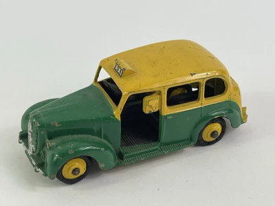 Dinky Toys AUSTIN TAXI #254 - Good Condition - Image 1 of 4