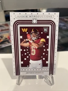 Jayden Daniels 2024 Panini Photogenic RC #7 Washington Commanders introducción de novato - Imagen 1 de 7