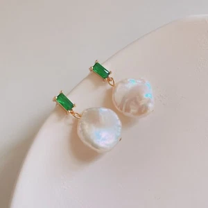 Gold plated brass Emerald green zircon pearl earrings - Picture 1 of 8