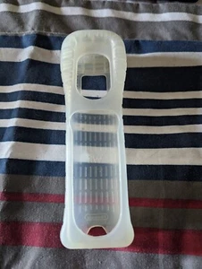 ORIGINAL NINTENDO WII WHITE SKIN SILICONE CONTROLLER PROTECTOR COVER CASE SLEEVE - Bild 1 von 1