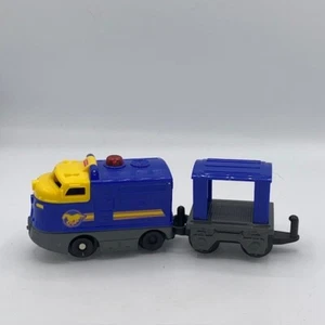 GeoTrax Blue Pony Express Speedy Delivery Team Train Cars Figure Works 2 Cars - Picture 1 of 5