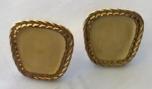 Vintage signierte AVON Retro Qualität Piercing Statement Ohrringe creme Emaille goldfarben - Bild 1 von 6