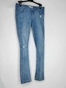Levis Girls Jeans Size16 Reg Skinny Leg Distressed Rips 5 Pocket With Logo Denim - Picture 1 of 8