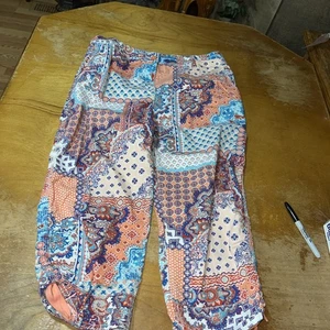 Bezaubernde Damen Caprihose Chico's Gr. 1,5 (US 10) gemustert BUNT - Bild 1 von 5