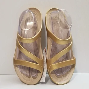 Crocs Kadee II Metallic Strappy Sandal Women's Size 9 Gold 210148-040 NWT - Picture 1 of 13