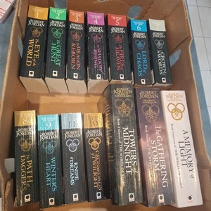 The Wheel of Time Complete Book Series 1 - 14 Paperback Robert Jordan &Sanderson - Picture 1 of 20