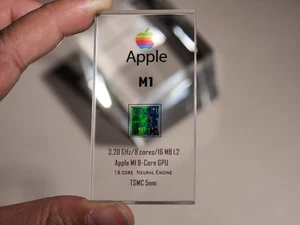 Apple M1 MacBook Air/Pro/mini CPU+GPU Die Crystal Paperweight Art Decorate Gift - Picture 1 of 8
