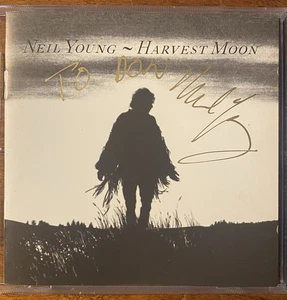 NEIL YOUNG Harvest Moon 1992 Reprise Records AUTOGRAPHED CD Singed By NEIL - Picture 1 of 3