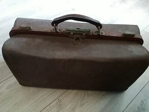 VINTAGE,RARE,SOVIET MILITARY OFFICER BAG DOCTOR MEDICAL USSR VALISE,USED - Picture 1 of 15
