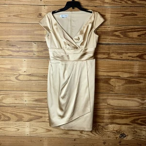 Kay Unger New York raso marrone chiaro taglia 10 manica corta. Bellissimo abito vintage. - Foto 1 di 4