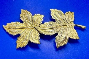 Maple Leaf Interlocking Two Piece Gold Tone Vintage Belt Buckle Marked TD - Picture 1 of 22