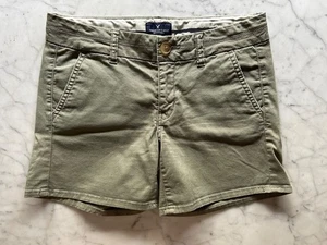 American Eagle Outfitters Women's Sage Green Short Size 2 Midi Super Stretch - Picture 1 of 5