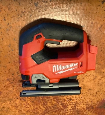 Sierra caladora Milwaukee 2737-20 M18 COMBUSTIBLE mango en D herramienta inalámbrica desnuda Foto 1 de 4