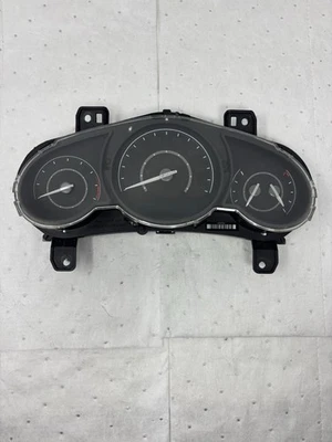 2008-2012 Chevrolet Malibu Speedometer Instrument Cluster Gauges 20930868 - Image 1 of 4