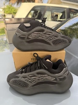 Adidas Yeezy 700 V3 Alvah - Image 1 of 4