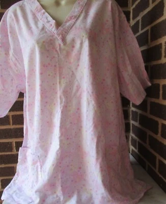 Barco SCRUB TOP Size X L- Light Pink Background- Hearts + Flowers Pattern - Image 1 of 4
