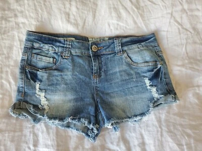 Denim corto azul envejecido Hot Kiss Cici talla 9 Foto 1 de 4