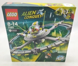 LEGO 7065 Alien Mothership UFO MISB NEW NEU Alien Conquest Space Police EOL - Picture 1 of 11