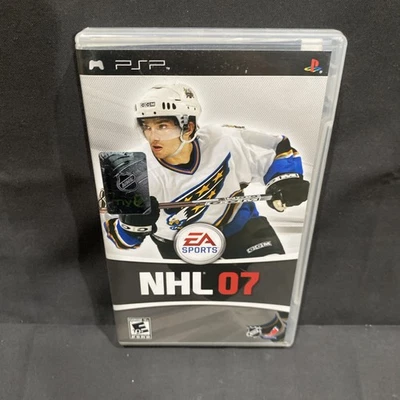 Juego NHL 07 PSP (Sony Playstation Portátil, 2006) CIB Completo con Manual Ovechkin Foto 1 de 4