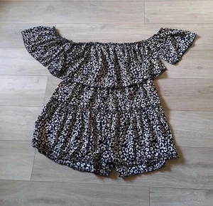 Boohoo Black & Grey Abstract Print Shorts Playsuit Bardot Neck Gypsy Boho UK22 - Picture 1 of 16