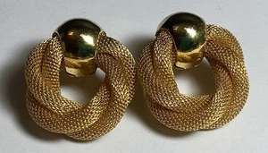 Vintage Avon Türklopfer Ohrringe Clip-On goldfarben rund gedrehte Mesh Röhren - Bild 1 von 6