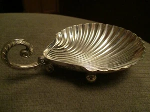  SILVER PLATE ORNATE HANDLED FOOTED SHELL SALT CELLAR NUT DISH GERMANY - Bild 1 von 9