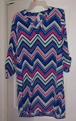 GIRLS JUNIORS MULTICOLORED DRESS. NWOT SIZE MED. BELT INCLUDED V NECK  - Image 1 of 4