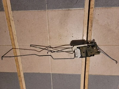 02 Chevrolet Avalanche 2500 Front Right Door Actuator - Image 1 of 4