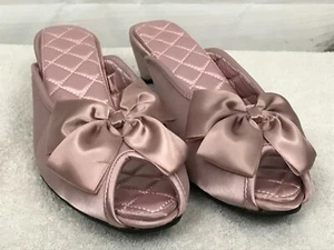 Scarpe pantofole di lusso Luxe Me Now Tryst rosa blush raso memory foam - Foto 1 di 5