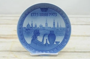 Vintage ROYAL COPENHAGEN (Denmark) "Bicentennial 1775-1975" Plate - Picture 1 of 6