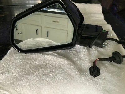 Espejo retrovisor lado del conductor Chevrolet Camaro SS color negro fabricante de equipos originales Foto 1 de 4