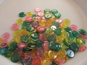 LOT OF 100 GREEN, PINK & YELLOW COLOR 2 HOLE 9/16 INCH BUTTONS, NEW - Picture 1 of 3