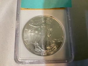 University of Hawaii Warrior, Mafia NYC, Challenge Coins & 1997 Silver Eagle - Bild 1 von 14