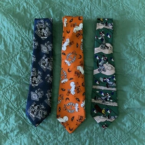 3 Vintage Neck Ties Looney Tunes Baseball, Casper Halloween, Disney Mickey - Picture 1 of 16