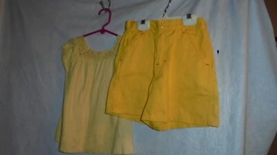PLACE INFANTIL, BERMUDAS AMARILLAS, PANTALONES CORTOS.TALLA 6X-7 g.WT 22" ENTREPIERNA 4" Y TAPA GLORIA DESCOLORIDA Foto 1 de 4