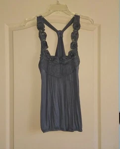 Body Central Tanktop mit Stoffblumen in grau - Frühlings- & Sommerbekleidung!!! - Bild 1 von 5