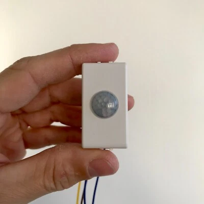 Interruttore Sensore Movimento PIR da Incasso 220-230V Compatibile Vimar Plana - Immagine 1 di 3