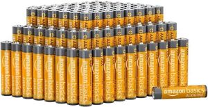 Paquete de 100 baterías AAA de Amazon Basics nuevo 9/2033