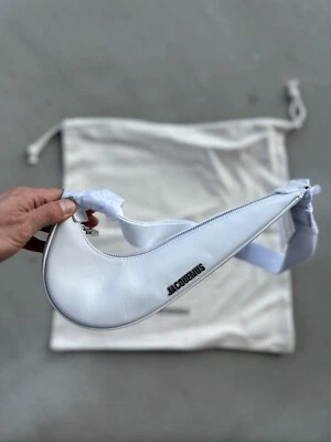 Bolso Swoosh Jacquemus x Nike Le Sac Blanco Brillante Plateado Foto 1 de 4