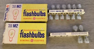 General Electric M2 Flashbulbs 16 Bulbs Vintage Guaranteed Rhenium - Image 1 of 3